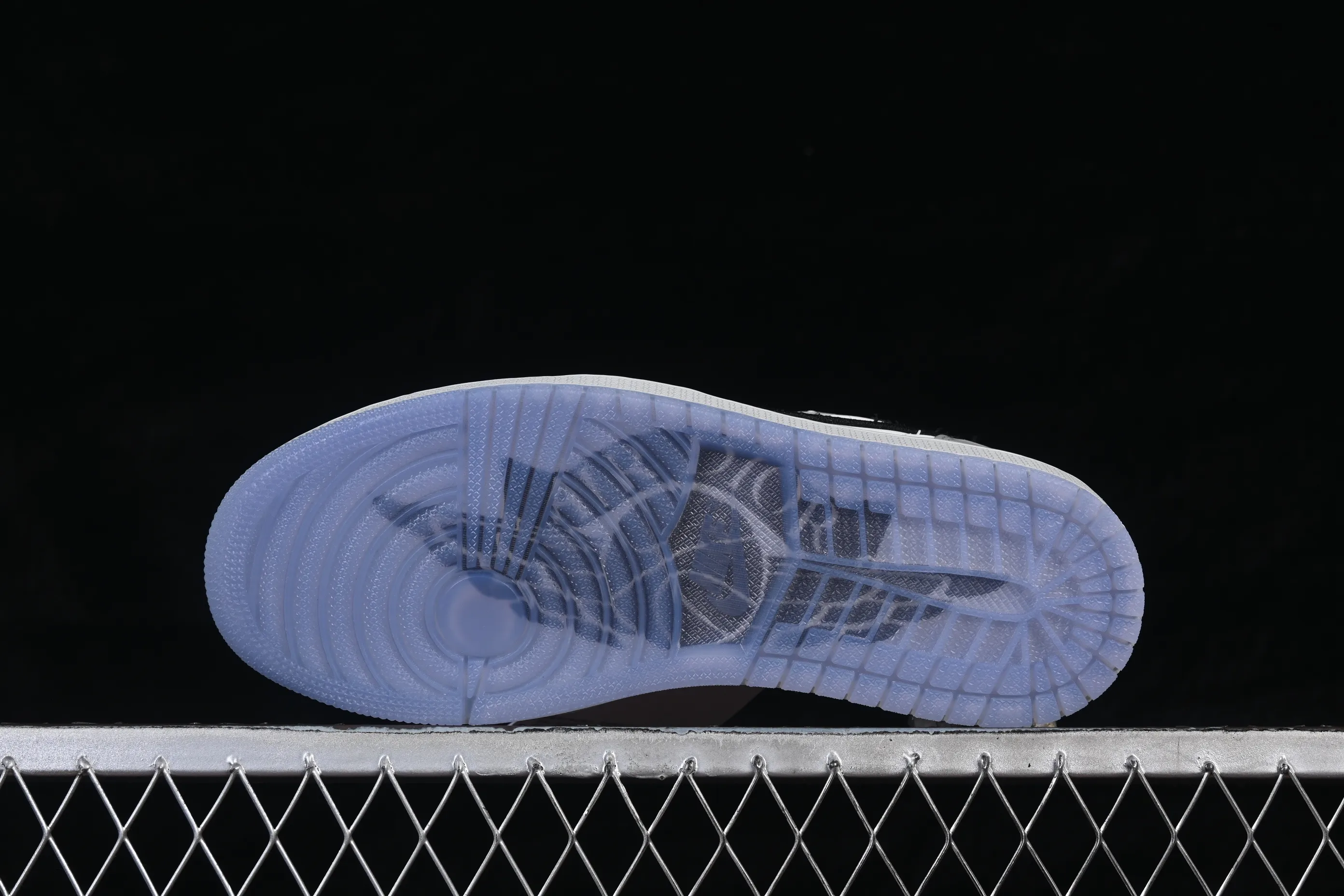 All categories Air Jordan Jordan series basketball shoes Air Jordan 1 Low Dior x Air Jordan 1 Low AJ1 Joe 1 Dior joint white gray low top CN8608-002